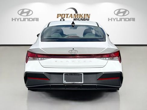 Used 2024 Hyundai Elantra SEL FWD image 6