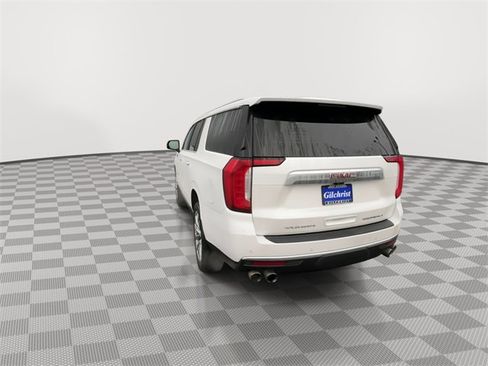 Used 2021 GMC Yukon XL Denali w/ Denali Premium Package image 6