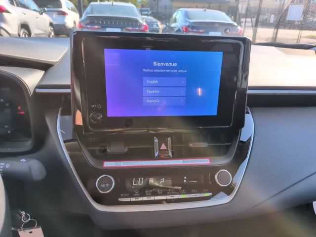 Used 2027 Toyota Corolla LE FWD image 19
