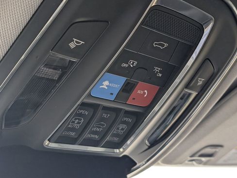 Used 2023 Jeep Grand Cherokee Limited w/ Luxury Tech Group II image 27