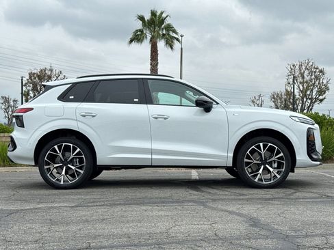 New 2026 Audi Q3 quattro 2.0T AWD/4WD image 3