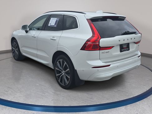 Used 2022 Volvo XC60 B5 Momentum w/ Advanced Package FWD image 7