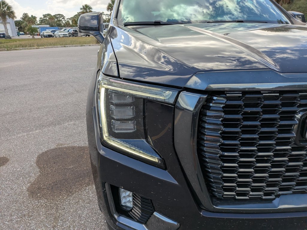 Used 2024 GMC Yukon Denali Ultimate AWD/4WD image 9