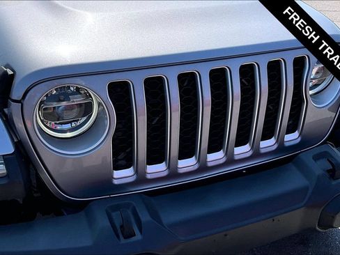 Used 2020 Jeep Gladiator Overland AWD/4WD image 32