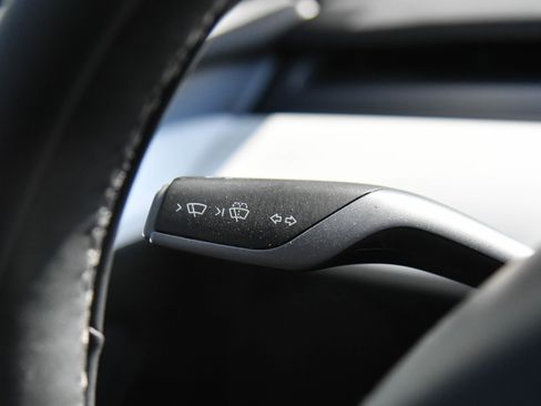 Used 2023 Tesla Model 3 Standard Range RWD image 29
