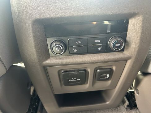 Used 2018 Chevrolet Traverse Premier w/ Driver Confidence II Package image 20