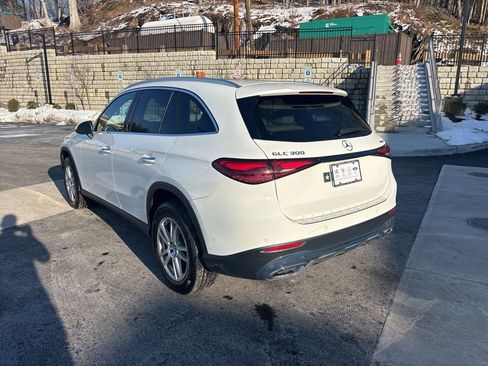 Certified 2023 Mercedes-Benz GLC 300 GLC 300 image 2