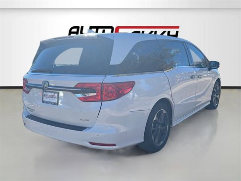 Used 2023 Honda Odyssey Elite image 7