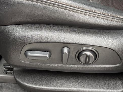 Used 2022 Chevrolet Traverse High Country image 28