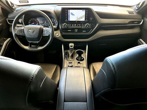 Used 2021 Toyota Highlander XSE AWD/4WD image 31