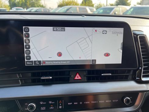 Certified 2025 Kia Sportage EX AWD/4WD image 22