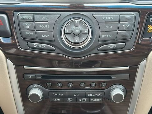 Used 2014 Nissan Pathfinder Platinum w/ Platinum Premium Package FWD image 27
