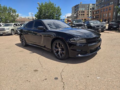 Used 2019 Dodge Charger R/T RWD image 2