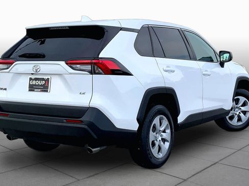 Used 2022 Toyota RAV4 LE FWD image 13