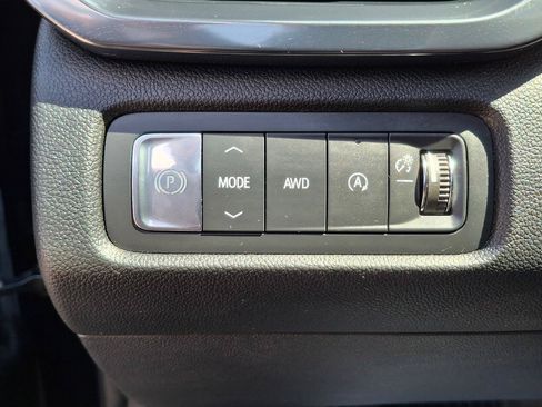Used 2025 GMC Acadia AT4 w/ Luxury Package AWD/4WD image 14
