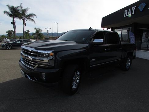 Used 2018 Chevrolet Silverado 1500 High Country image 2