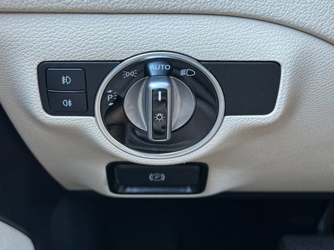 Used 2019 Mercedes-Benz GLA 250 4MATIC image 29