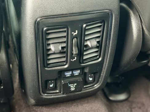 Used 2017 Jeep Grand Cherokee Limited AWD/4WD image 25