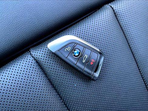 Used 2024 BMW 330i xDrive Sedan w/ Convenience Package image 29