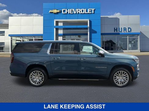 New 2026 Chevrolet Suburban Premier w/ Sun And Tow Package AWD/4WD image 3