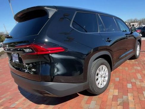 Used 2025 Toyota Grand Highlander AWD image 9