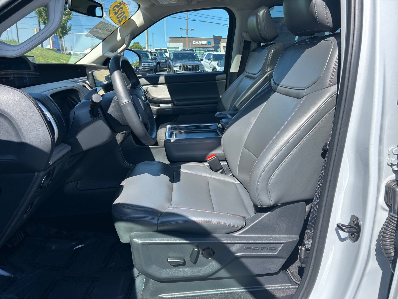 Certified 2025 Ford Expedition Active AWD/4WD image 6