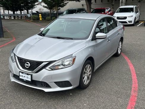Used 2019 Nissan Sentra SV image 3