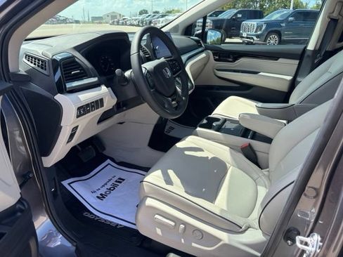 Used 2026 Honda Odyssey Touring image 9