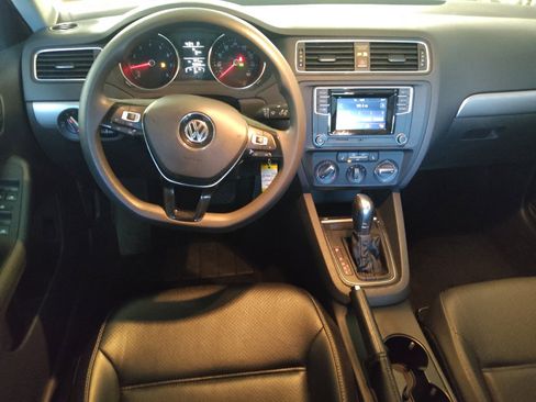 Used 2018 Volkswagen Jetta Wolfsburg Edition FWD image 22