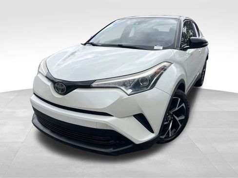 Used 2019 Toyota C-HR XLE image 9