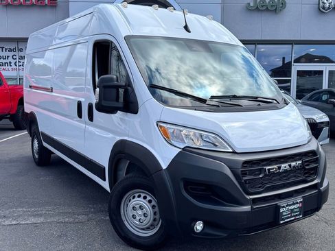Used 2024 RAM ProMaster 2500 w/ Convenience Group FWD image 1