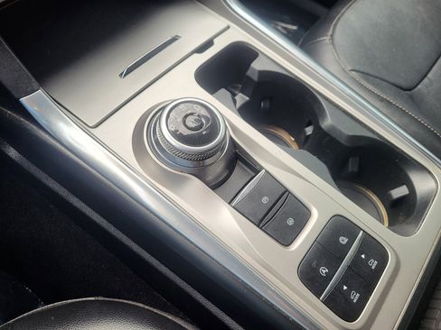 Used 2020 Ford Explorer Limited image 17