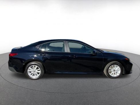 Used 2025 Toyota Camry LE image 16