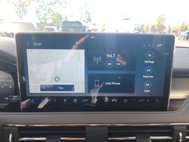 Certified 2024 Lincoln Corsair AWD image 35