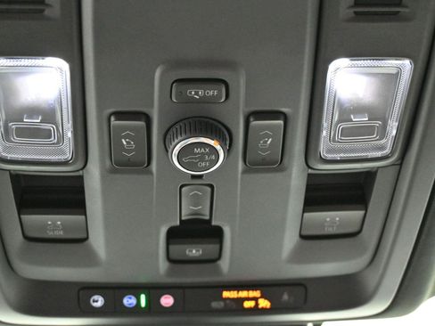 Used 2025 GMC Yukon XL Denali Ultimate w/ LPO, Floor Liner Package image 30