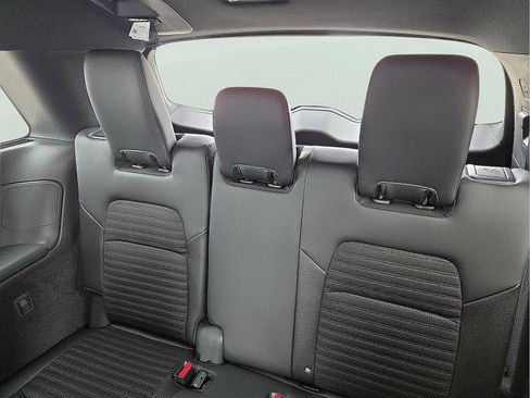 New 2026 Nissan Pathfinder SV image 9