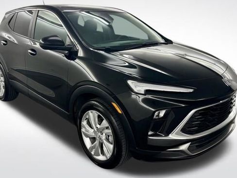 Used 2025 Buick Encore GX Preferred FWD image 1