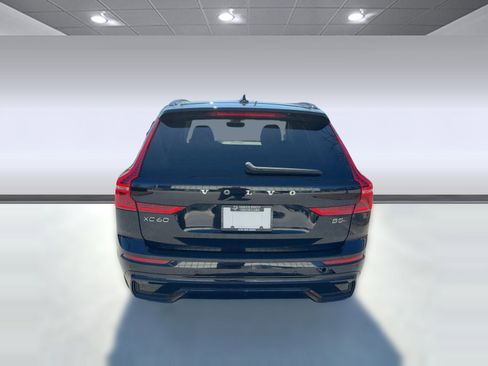 Certified 2023 Volvo XC60 B5 Plus image 10
