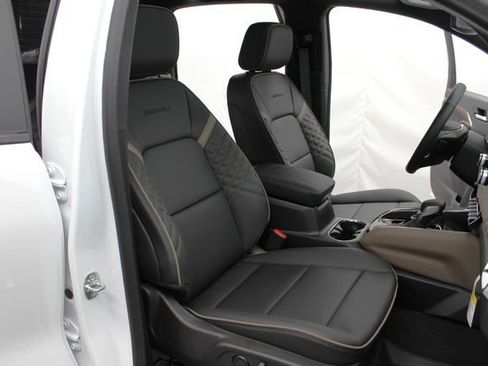 New 2026 GMC Canyon Denali AWD/4WD image 29