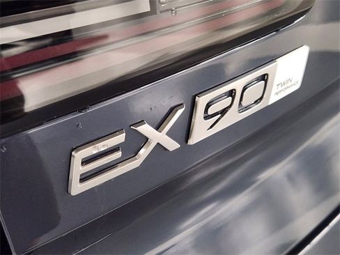 New 2025 Volvo EX90 Plus image 12