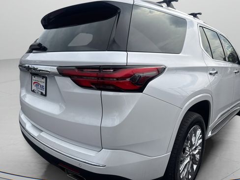 Used 2023 Chevrolet Traverse High Country w/ LPO, 'HIT The Road' Package AWD/4WD image 5