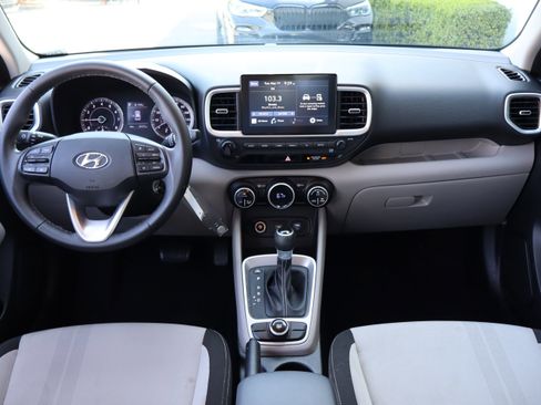 Used 2021 Hyundai Venue SEL FWD image 14