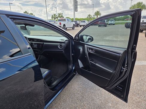 Used 2019 Toyota Corolla SE FWD image 18