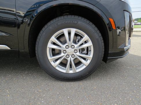 New 2025 Cadillac XT6 Luxury image 10