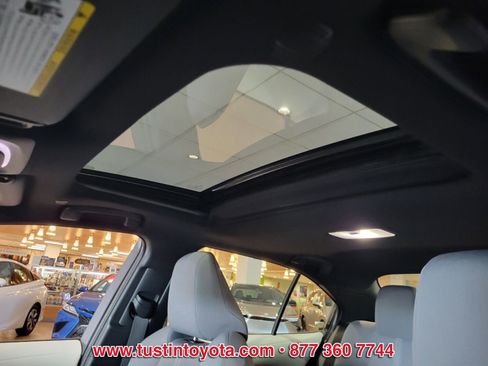 Certified 2025 Toyota Corolla SE w/ SE Premium Package image 16