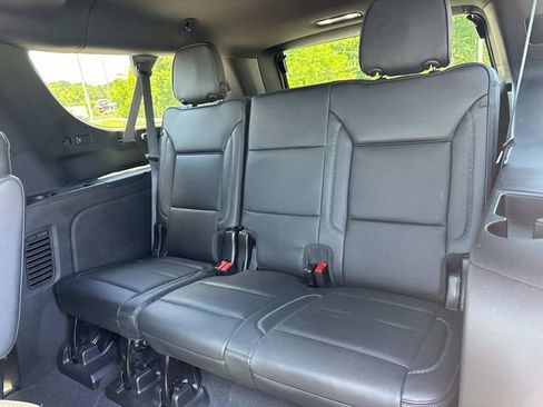Used 2024 GMC Yukon XL Denali w/ Advanced Technology Package AWD/4WD image 17