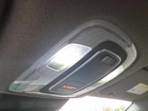 Used 2025 Hyundai Elantra SE FWD image 31