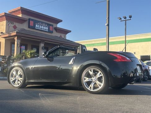Used 2012 Nissan 370Z Touring w/ Sport Pkg image 8