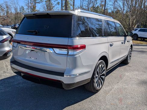 Used 2024 Lincoln Navigator L Reserve image 4
