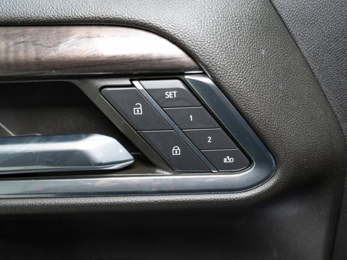 Used 2024 Chevrolet Silverado 2500 LTZ w/ LTZ Convenience Package image 14